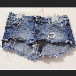 Acid wash distressed denim short shorts!
